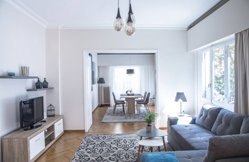 Neapoli House | Kolonaki Chic-Center Spacious & Modern Apartment