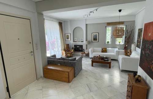 Saronikos Villa | Lagonissi Family House