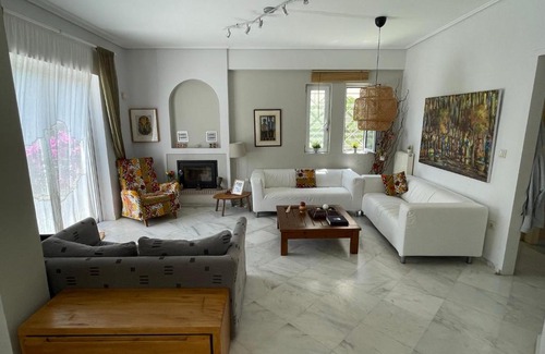 Saronikos Villa | Lagonissi Family House