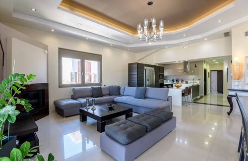 Chania Town Apartment | Luxury apartment in city center with rooftop swimming pool