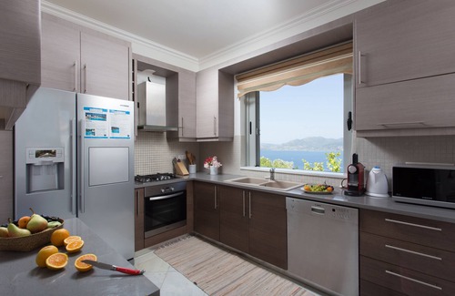 Nikiana Villa | Luxury Villa for 6 Amazing Sea View Pool
