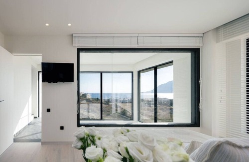 Plakias Villa | Luxury Villa w BBQ, Pool & Steps to the Beach