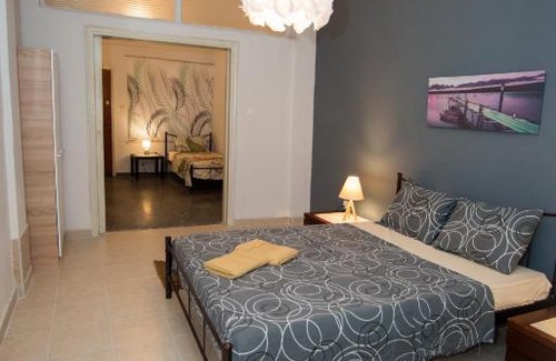 Neapoli Apartment | Lycabettus back yard