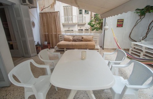 Neapoli Apartment | Lycabettus back yard
