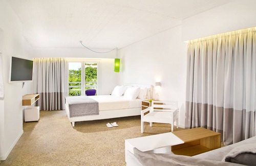 Nea Makri Hotel | Marathon Beach Resort
