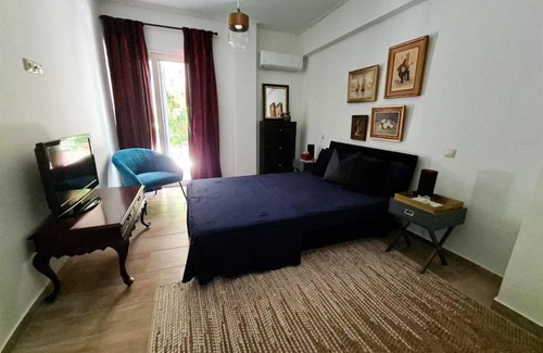 Glyfada Apartment | Modern Apt In the Heart Of Glyfada - Literally!!