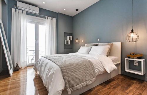 Makrigianni Apartment | Modern Design Acropolis Flat