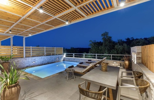 Ieromonachos Villa | Modern Villa Pool Mountain Views