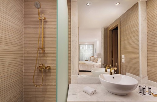 Chlomos Hotel | Mythos Panorama - Adults only