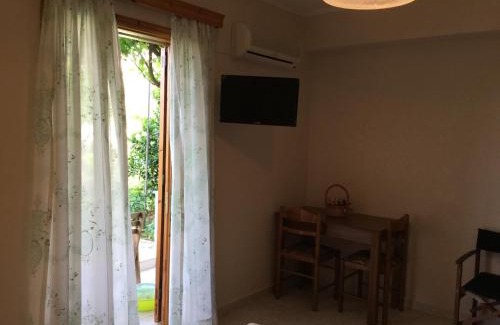 Tsoukaladhes Apartment | ntinas house
