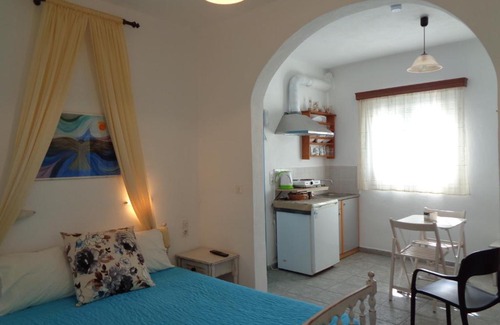 Alopronia Apartment | ostria studios - molos