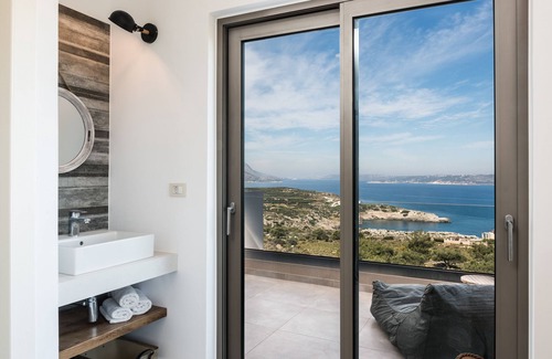 Apokoronas Villa | Palm by NiMaRvillas, up to 10, stylish stunning sea views infinity pool