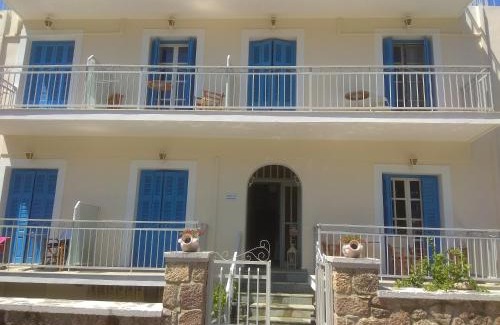 Poros Apartment | Panos Studios
