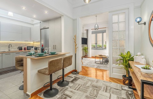 Plaka Apartment | Plaka Sofi Suite a modern and comfortable apartment in Plaka of Athens
