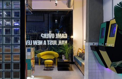 Omonia Hostel | Retroverse Hostel