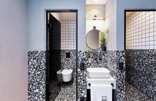 Omonia Hostel | Retroverse Hostel