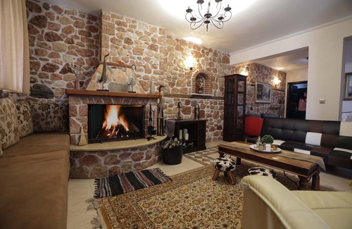 Nafplio Villa | Romantic Anemos villa