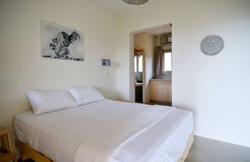 Kipri Hotel | Rooster Guesthouse Rooms - Standard Apartment