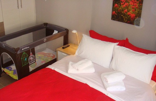 Charakas Apartment | Sandra`s sea view at Sounio. Only 6 minutes drive to the Temple of Poseidon.