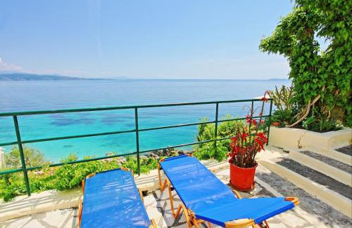 Katavolos Apartment | Sea Front Studio Alexandra
