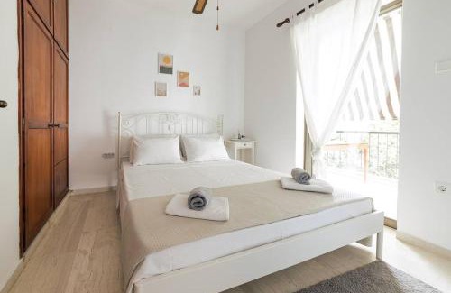 Saronida Apartment | Seaside escape apartment