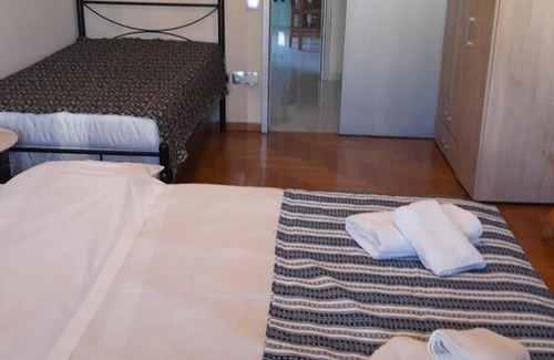 Exarhia Apartment | Spacious penthouse apt in Exarchia