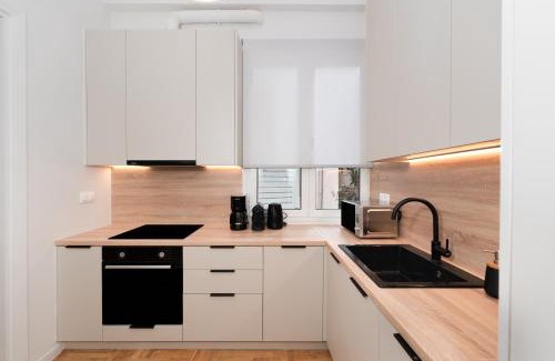 Ampelokipoi Apartment | Spacious & Stylish Athens Apartment - Walk to Metro
