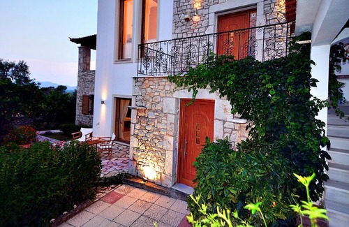 Aristomenis Apartment | Stone Tower Retreat, Oasis of Peace