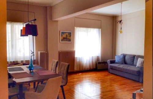 Neapoli Apartment | Stylish Art apt at Kolonaki