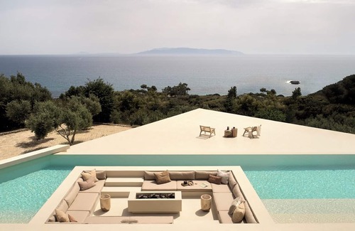 Pesada Villa | Sui Generis Villa