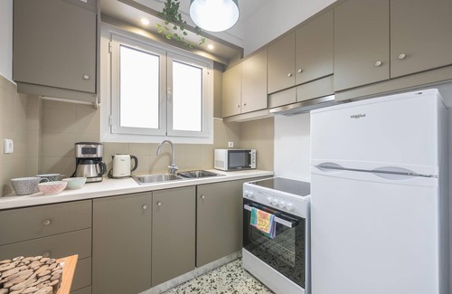 Ampelokipoi Apartment | Supreme Suite With Balcony by Cloudkeys
