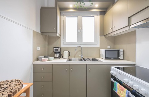Ampelokipoi Apartment | Supreme Suite With Balcony by Cloudkeys