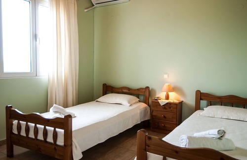 Laganas Condo | Thalia's Holiday House 4-bedroom apartment with attic