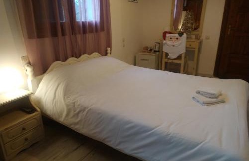 Vizitsa House | Traditional Cozy Room