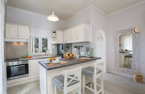 Koutsi Villa | Traditional Villa with Private Pool near Loggos
