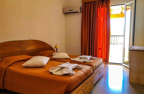 Saoulatika Apartment | Tria Adelphia | Upper Floor Two Bedroom Apartment Pool View | Room 17