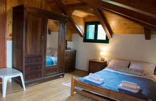 Vasilikos House | Vasilikos Lovely Woodhouse with Sea view in a Farm