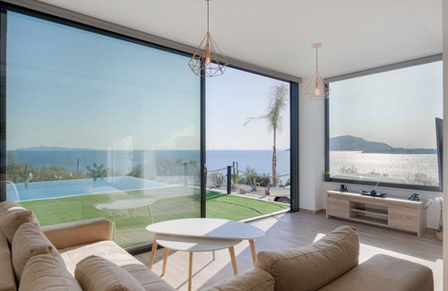 Lavreotiki Villa | Villa ∙ 4 bedrooms ∙ 6 guests