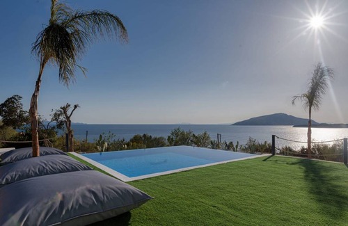 Lavreotiki Villa | Villa ∙ 4 bedrooms ∙ 6 guests