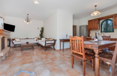 Agrilia Villa | Villa 'Anogia 2' with Mountain View, Wi-Fi and Air Conditioning