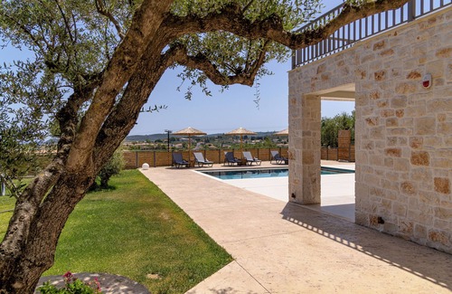 Alykes Villa | Villa Del Norte