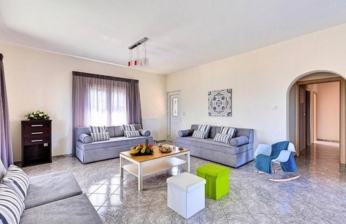 Kournas House | Villa di Giorgio Heated Pool