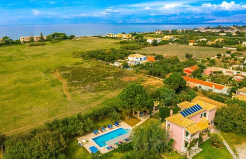 Almiros Beach Villa | Villa Finikas by Villa Plus