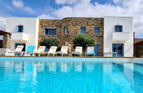 Koundouros Villa | Villa Frear -Two waterfront villas with infinity pool