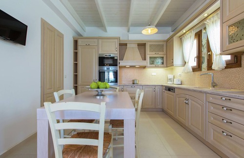 Achlades Villa | Villa in Crete with Private Pool & Beaches Nearby
