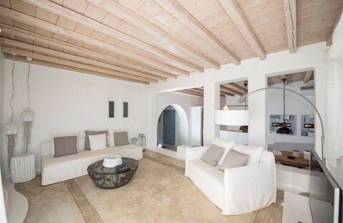 Psarou Villa | Villa Larimar - Three Bedroom Villa, Sleeps 6