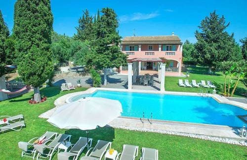 Doukades Villa | Villa Victor - Seven Bedroom Villa, Sleeps 14