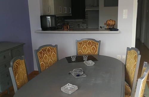 Omonia House | Vintage,spacious apartment in the heart of Athens!