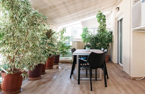 Koukaki Apartment | Walking distance to all attractions, safe, superb