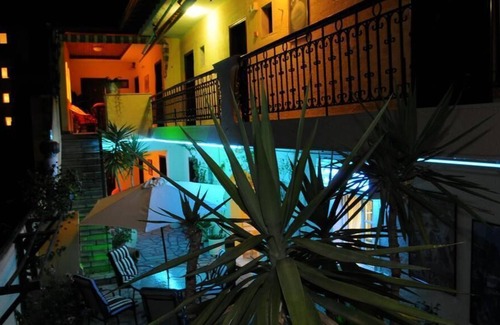 Neos Marmaras Bed & Breakfast | Welcome To Hotel petunia, In Neos-marmaras,xalkidiki ,greece triple room 3